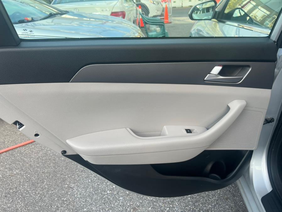 2016 Hyundai Sonata 4dr Sdn 2.4L SE photo