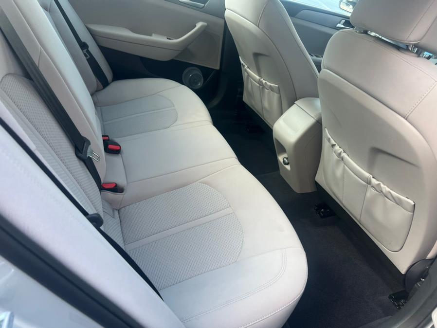 2016 Hyundai Sonata 4dr Sdn 2.4L SE photo