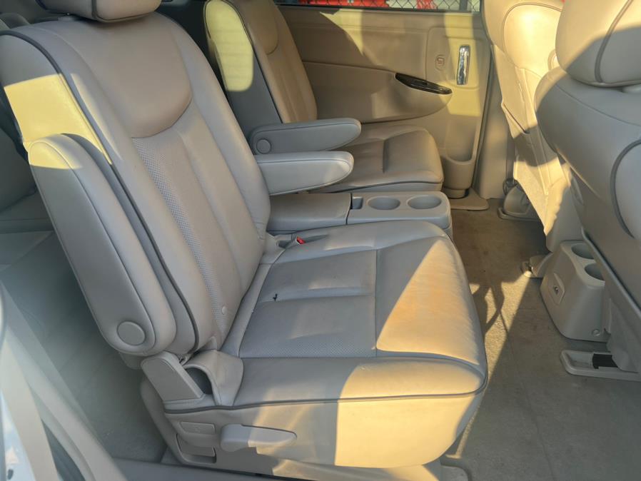 2011 Nissan Quest 3.5 S photo