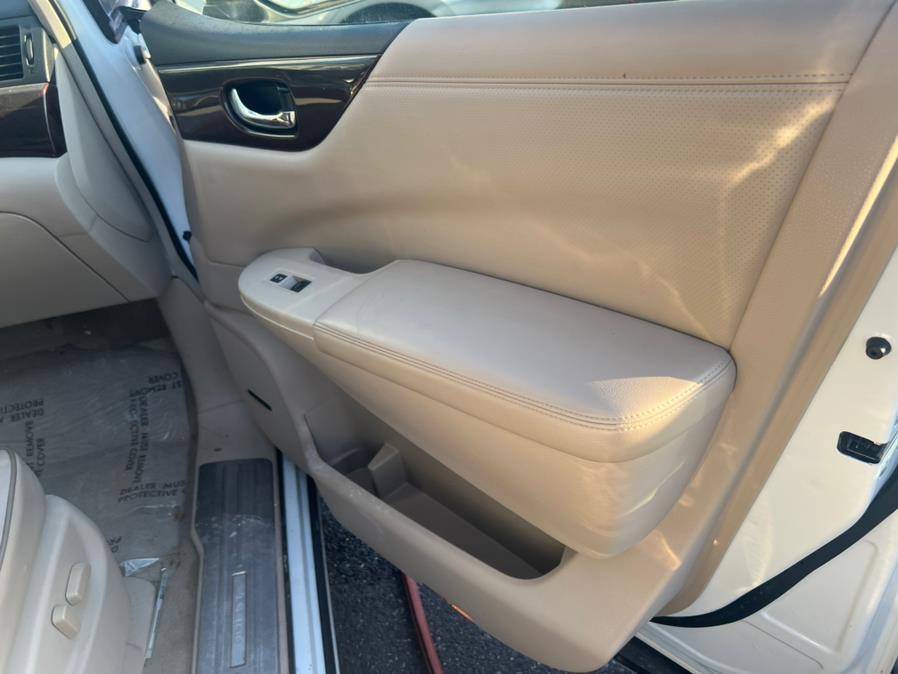 2011 Nissan Quest 3.5 S photo