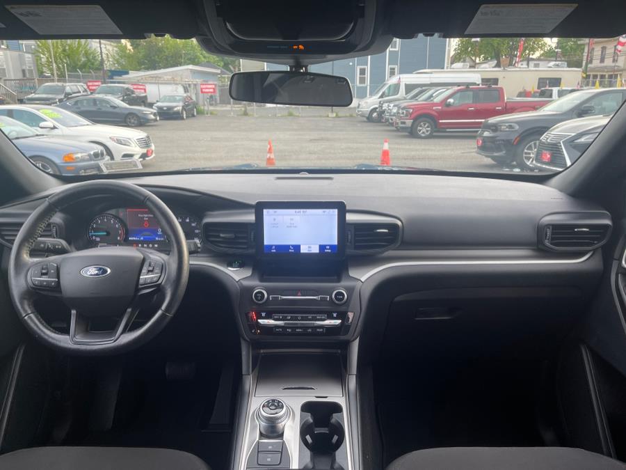 2020 Ford Explorer XLT 4WD photo