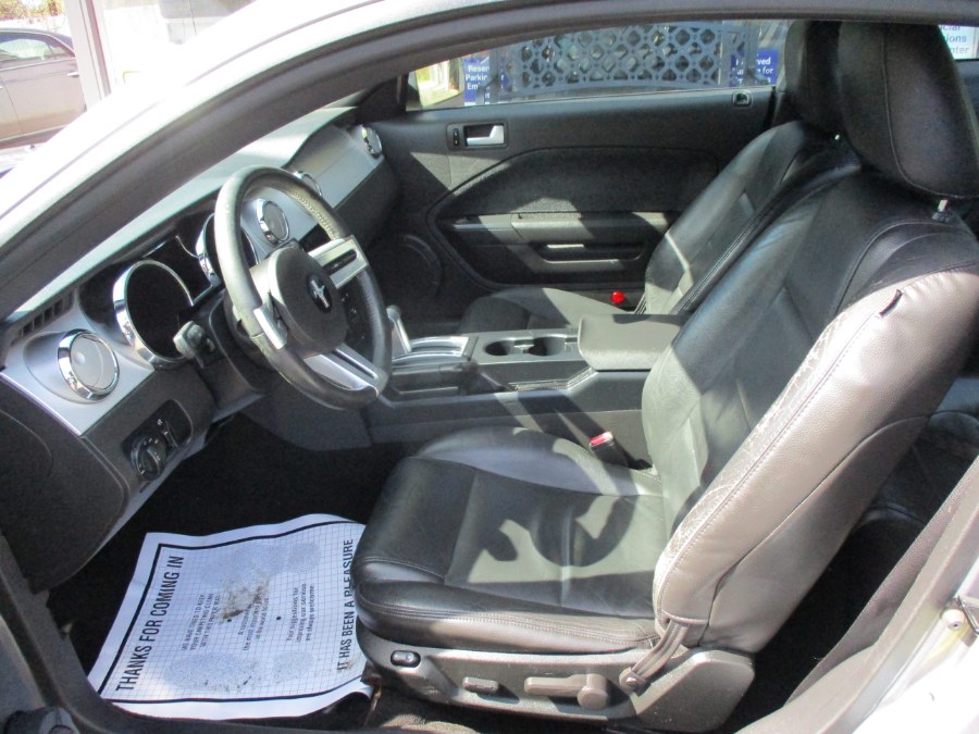 2006 Ford Mustang V6 Standard photo