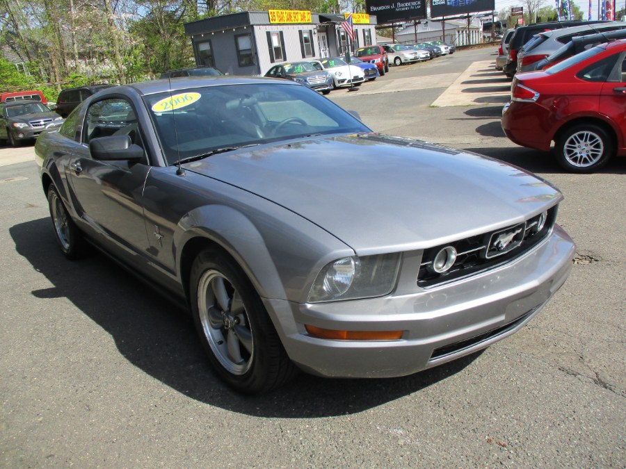 2006 Ford Mustang V6 Standard photo