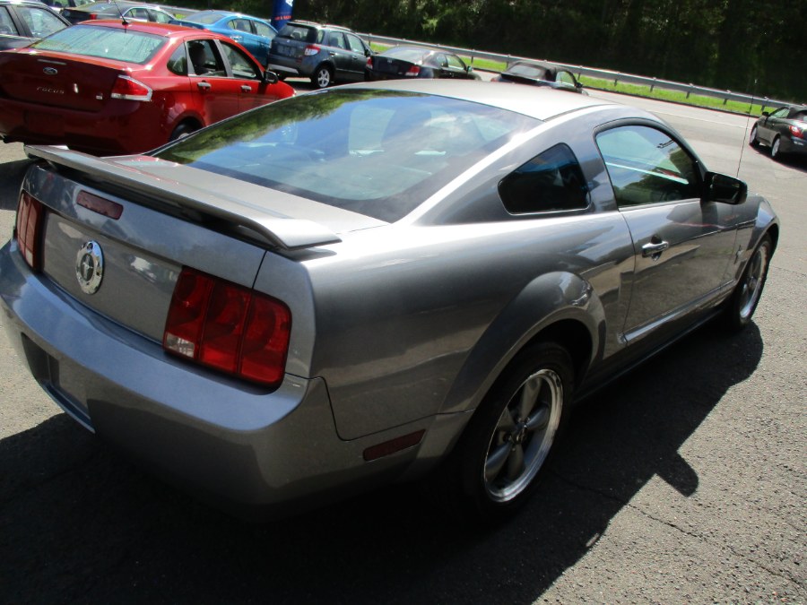 2006 Ford Mustang V6 Standard photo