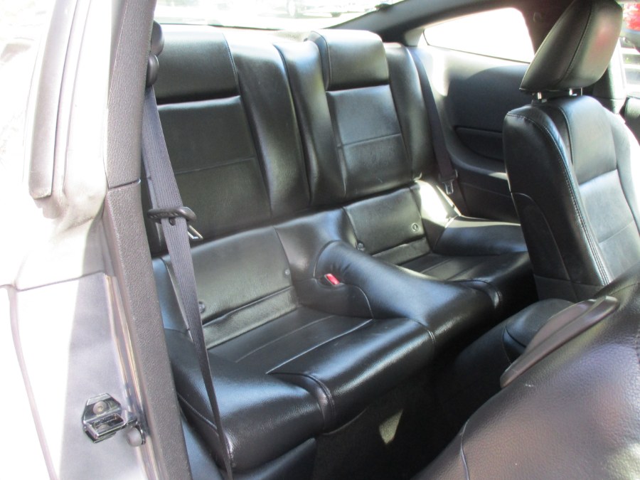 2006 Ford Mustang V6 Standard photo
