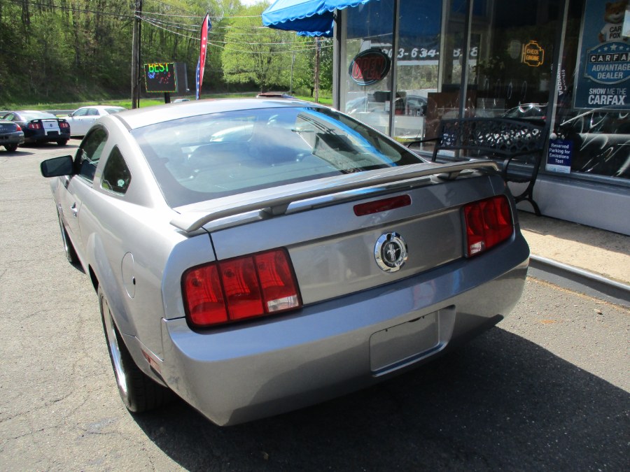 2006 Ford Mustang V6 Standard photo
