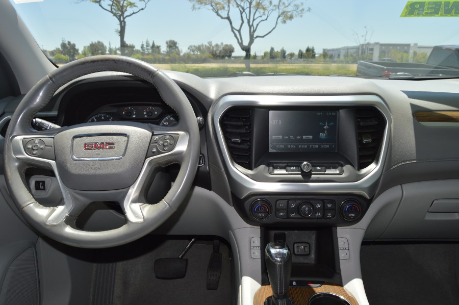 2017 GMC Acadia FWD 4dr SLE w/SLE-2 photo