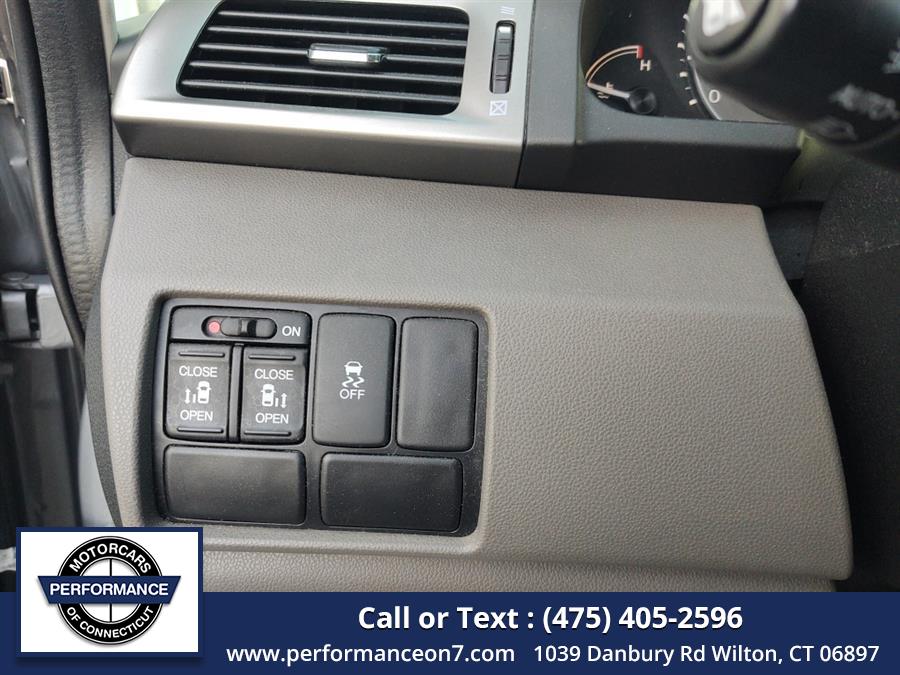 2016 Honda Odyssey 5dr SE photo