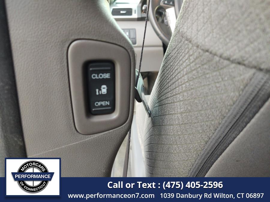 2016 Honda Odyssey 5dr SE photo
