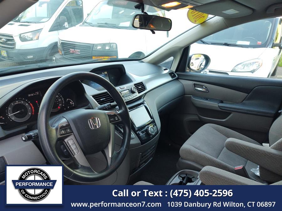 2016 Honda Odyssey 5dr SE photo
