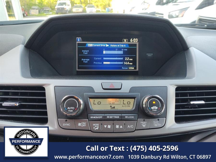 2016 Honda Odyssey 5dr SE photo