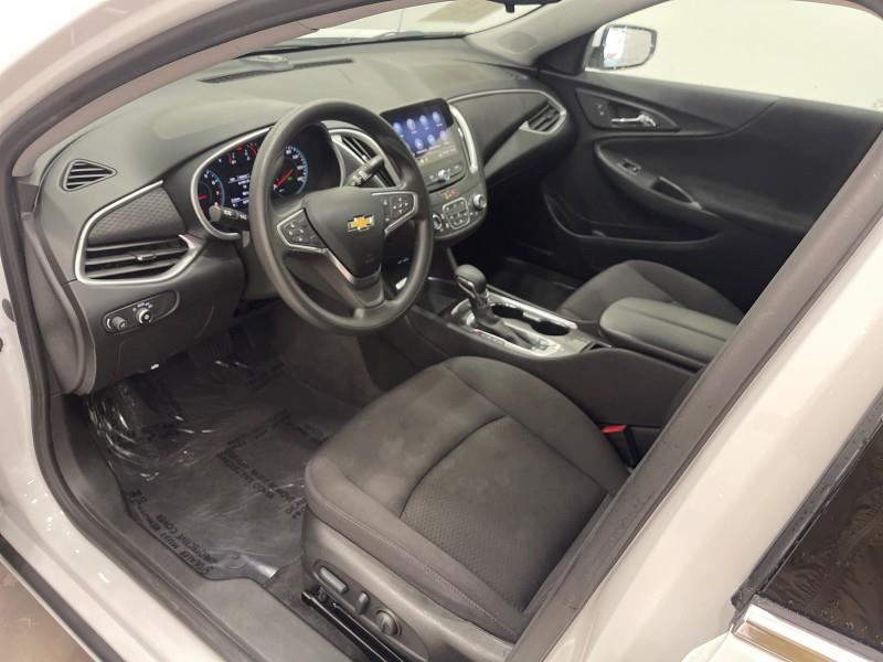 2022 Chevrolet Malibu LT photo