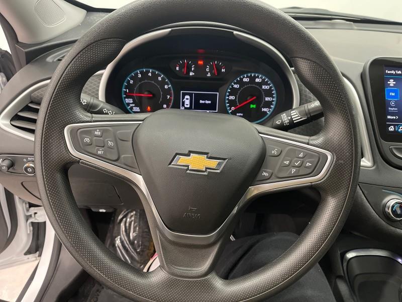 2022 Chevrolet Malibu LT photo