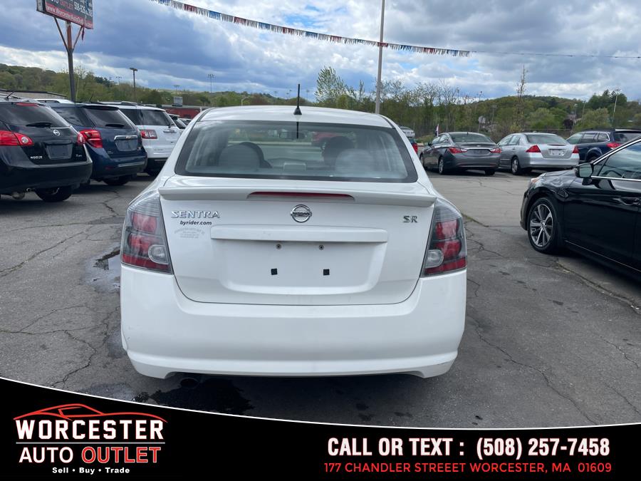 2010 Nissan Sentra 2.0 photo