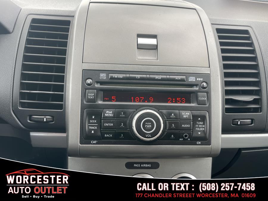 2010 Nissan Sentra 2.0 photo