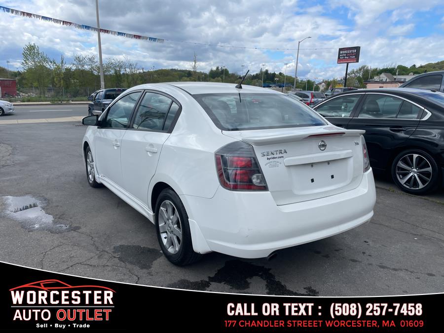 2010 Nissan Sentra 2.0 photo