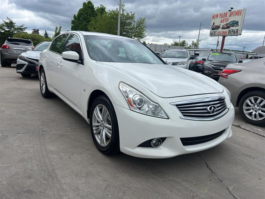 2015 Infiniti Q40 Base AWD 4dr Sedan photo