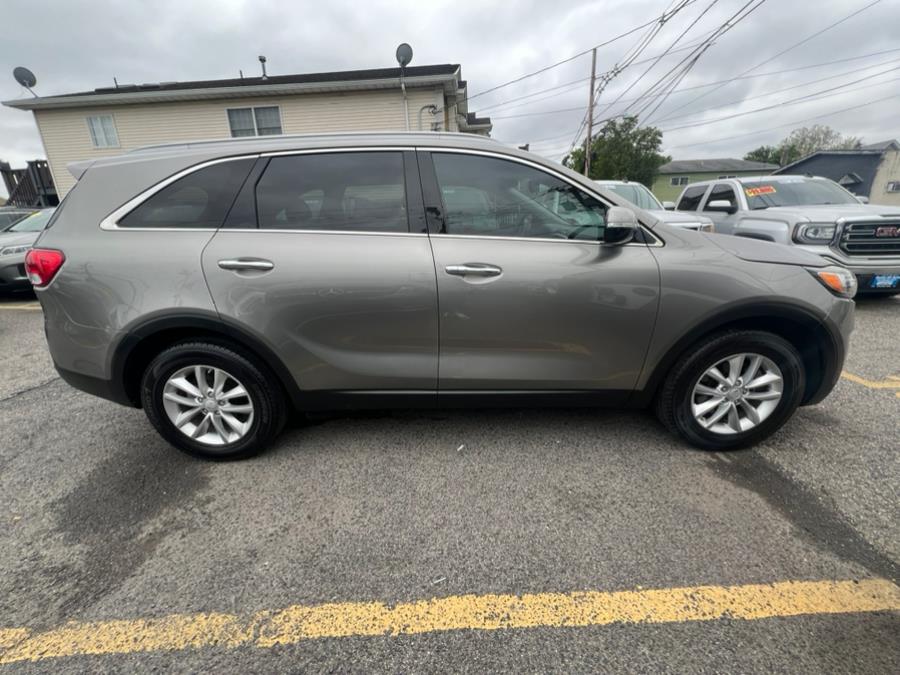 2017 Kia Sorento LX FWD photo