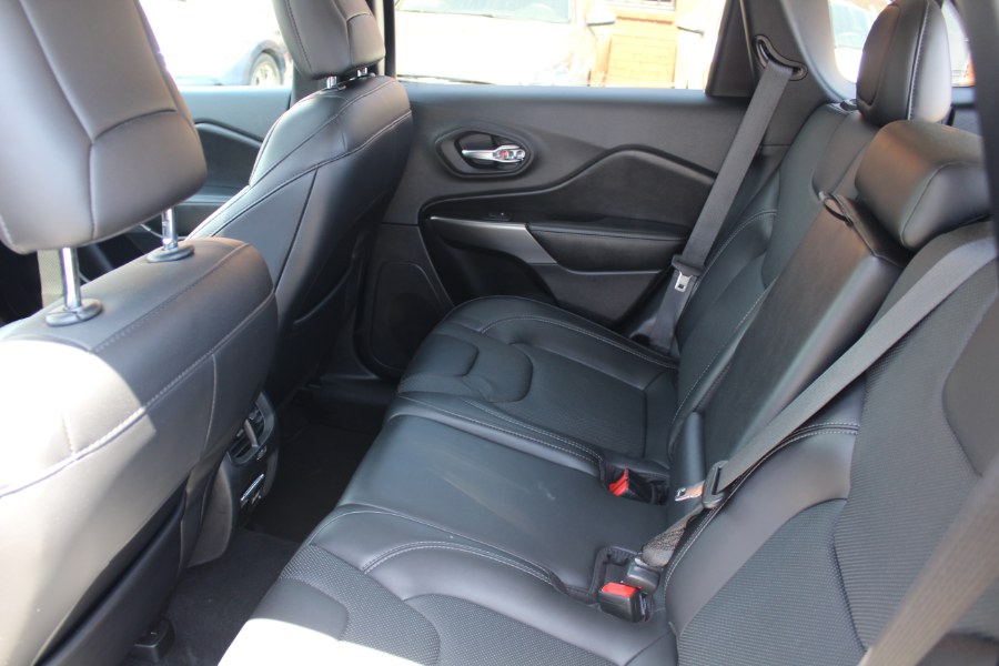 2020 Jeep Cherokee Limited 4x4 photo