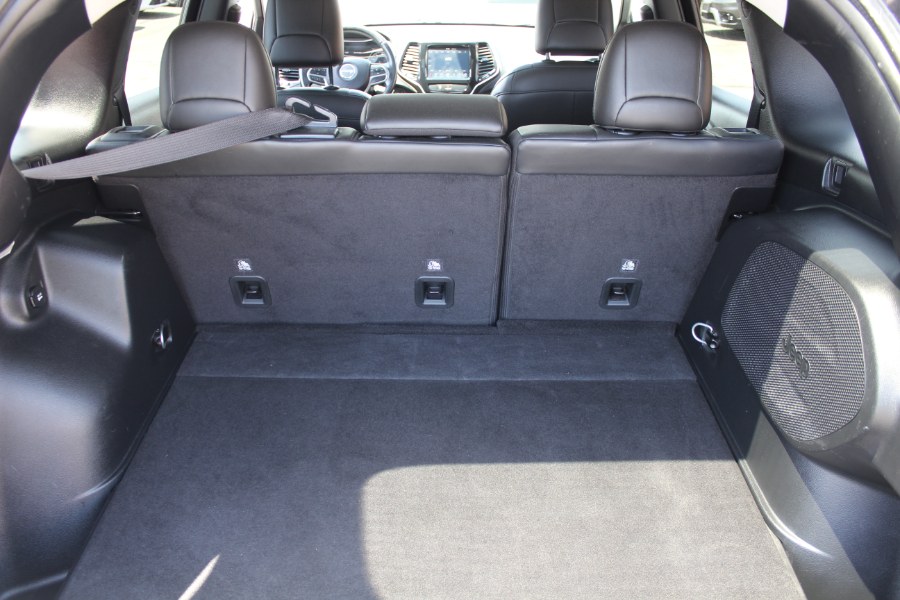 2020 Jeep Cherokee Limited 4x4 photo