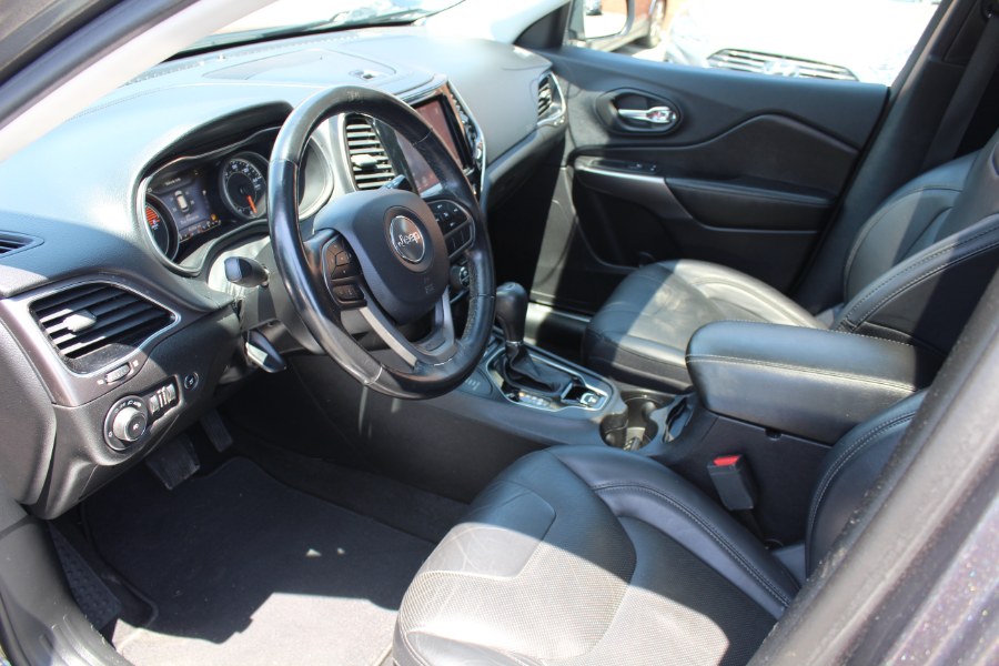 2020 Jeep Cherokee Limited 4x4 photo