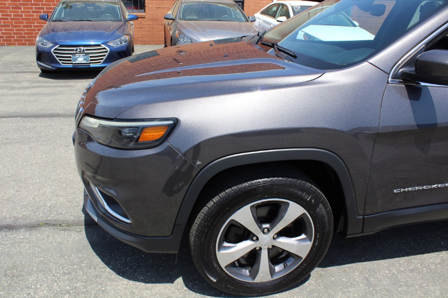 2020 Jeep Cherokee Limited 4x4 photo