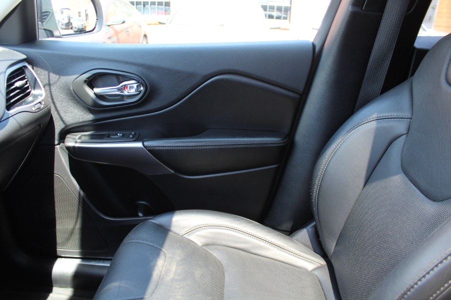 2020 Jeep Cherokee Limited 4x4 photo