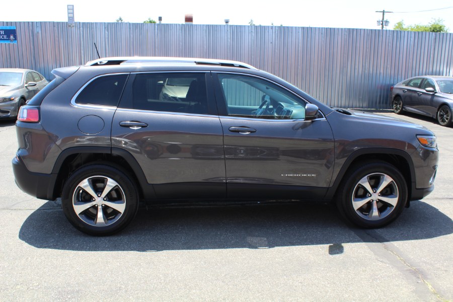 2020 Jeep Cherokee Limited 4x4 photo