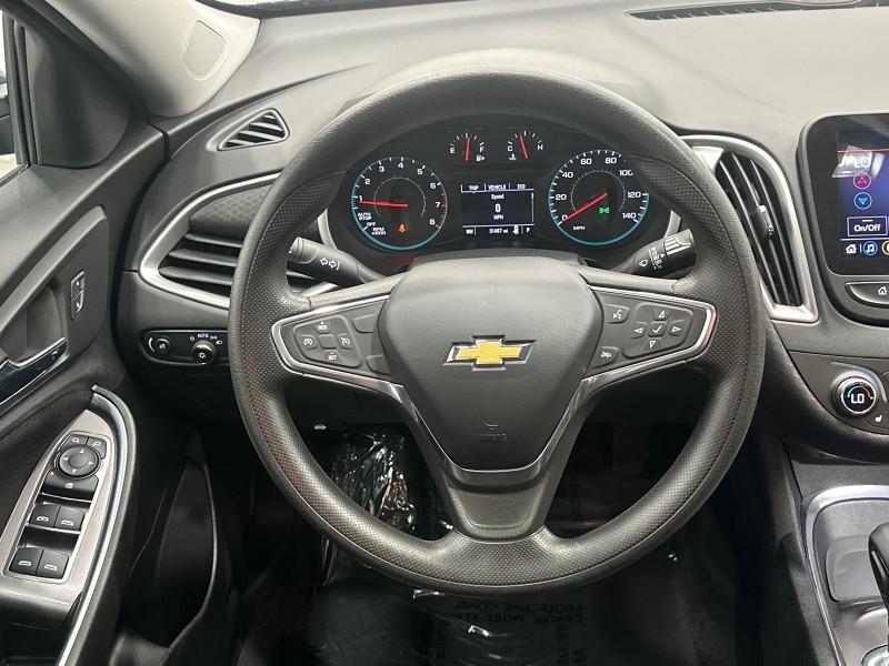 2022 Chevrolet Malibu LT photo