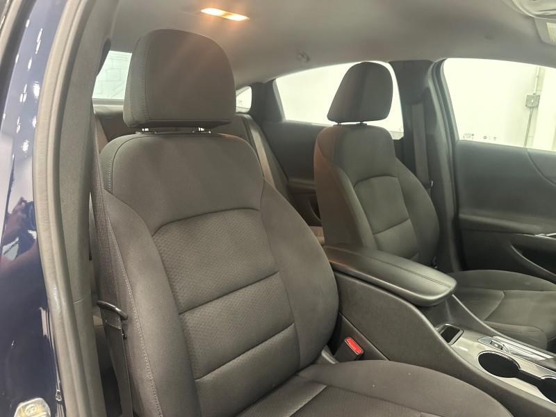 2022 Chevrolet Malibu LT photo