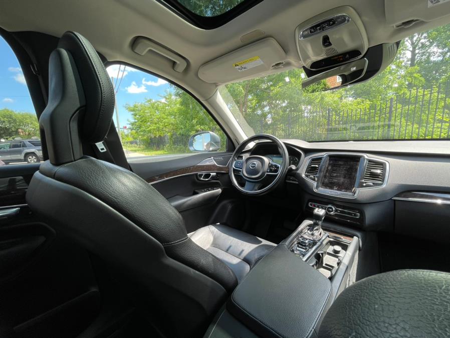 2017 Volvo XC90 T5 AWD 5-Passenger Momentum photo