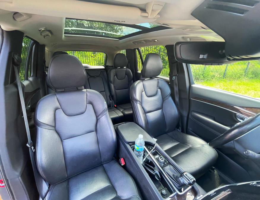 2017 Volvo XC90 T5 AWD 5-Passenger Momentum photo