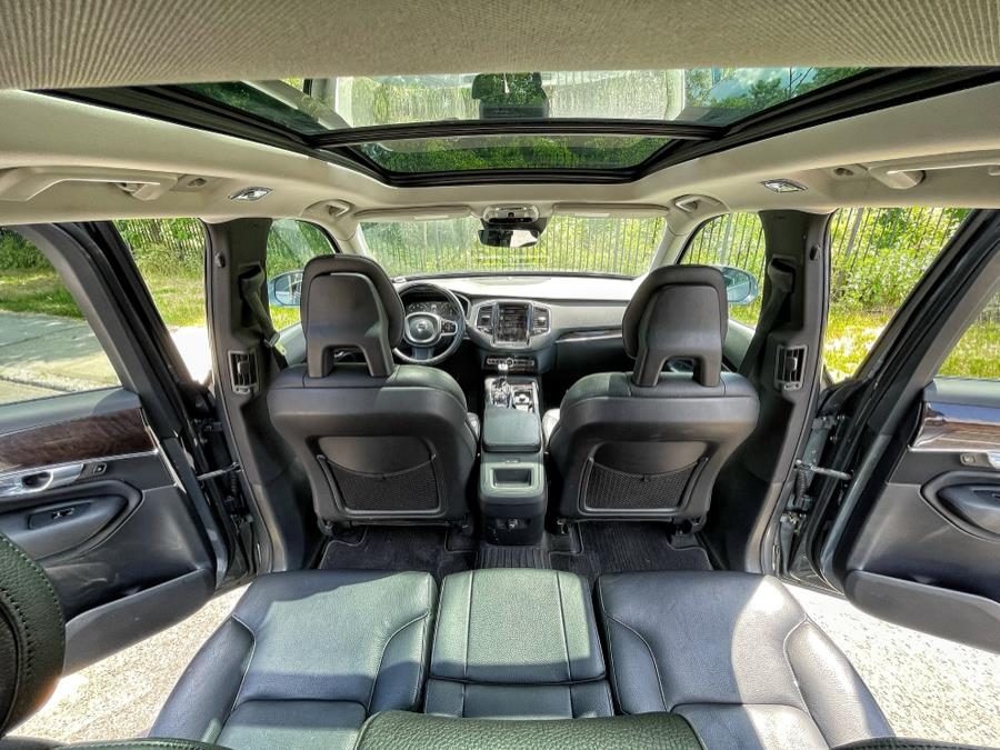 2017 Volvo XC90 T5 AWD 5-Passenger Momentum photo