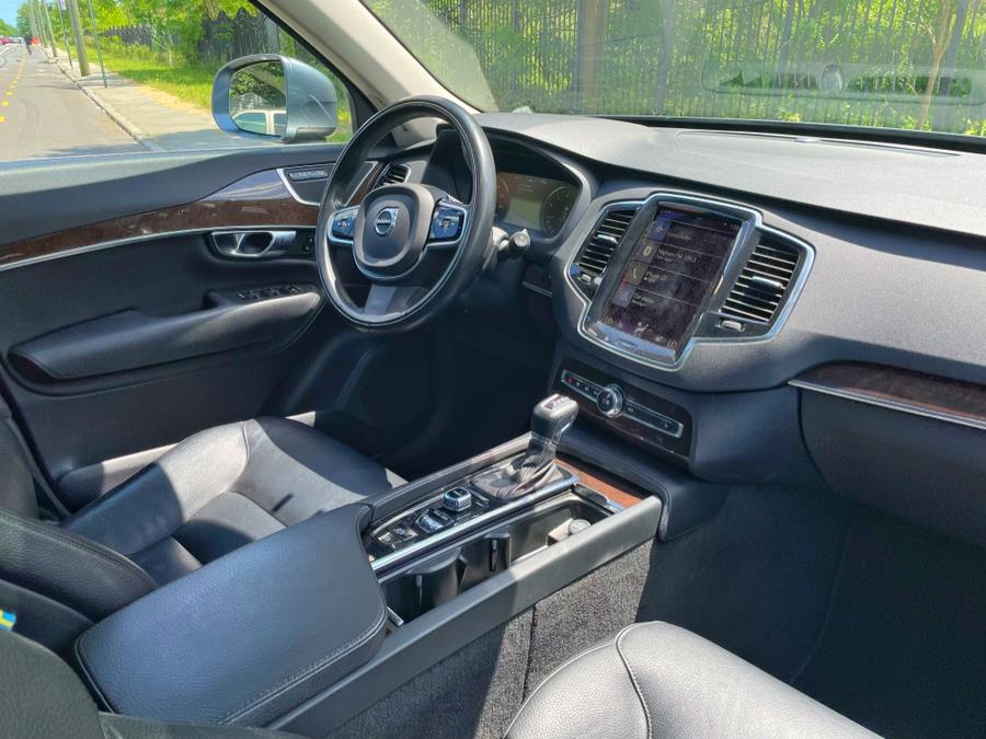 2017 Volvo XC90 T5 AWD 5-Passenger Momentum photo