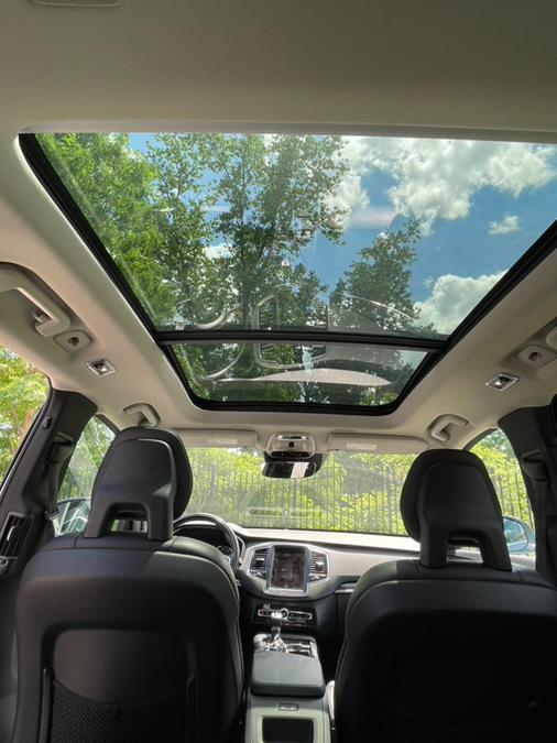 2017 Volvo XC90 T5 AWD 5-Passenger Momentum photo