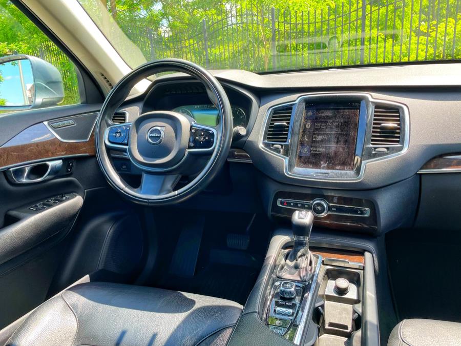 2017 Volvo XC90 T5 AWD 5-Passenger Momentum photo