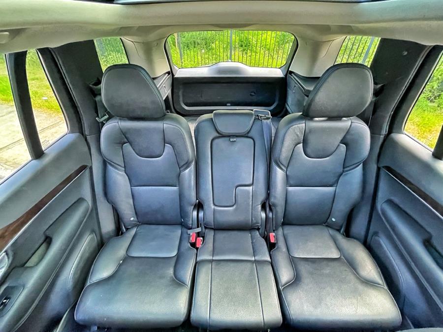 2017 Volvo XC90 T5 AWD 5-Passenger Momentum photo
