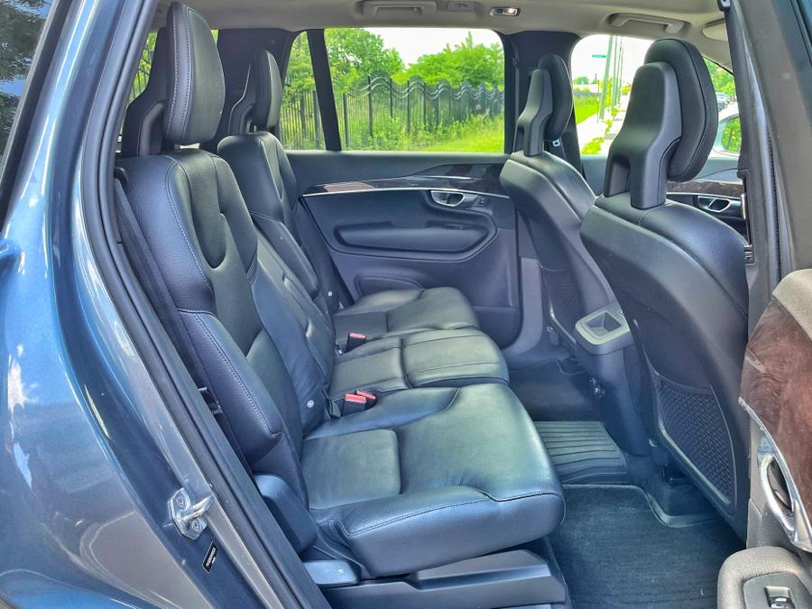 2017 Volvo XC90 T5 AWD 5-Passenger Momentum photo
