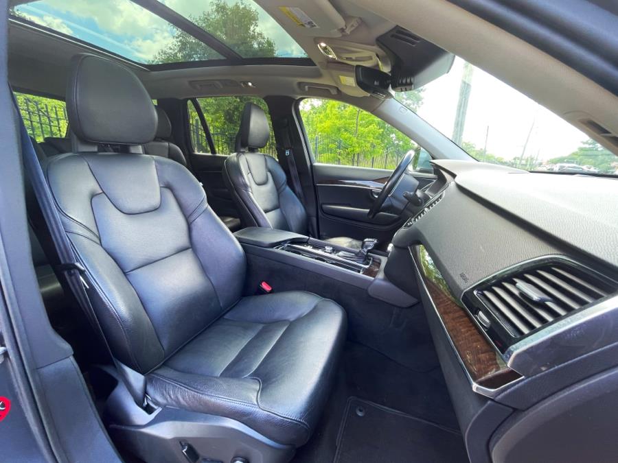 2017 Volvo XC90 T5 AWD 5-Passenger Momentum photo