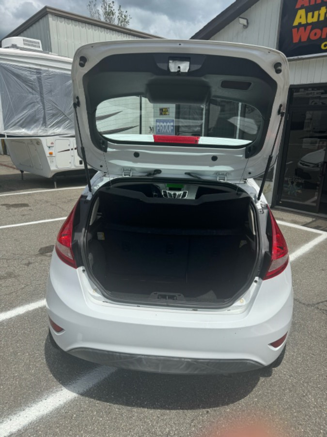 2013 Ford Fiesta SE photo