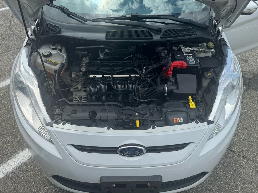 2013 Ford Fiesta SE photo