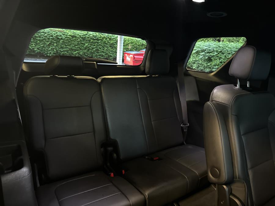 2023 Chevrolet Traverse AWD 4dr LT Leather photo