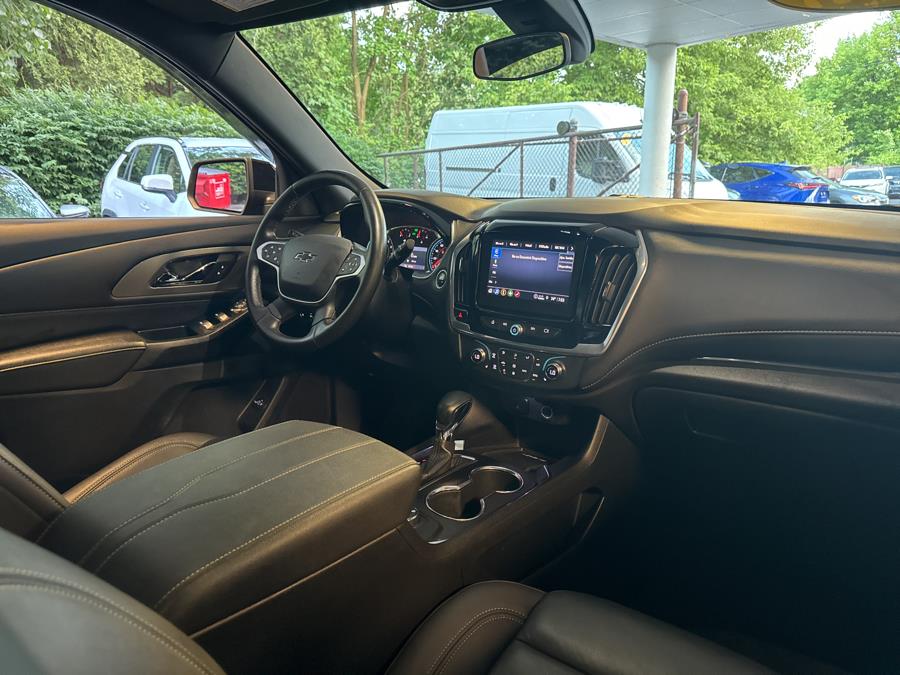 2023 Chevrolet Traverse AWD 4dr LT Leather photo