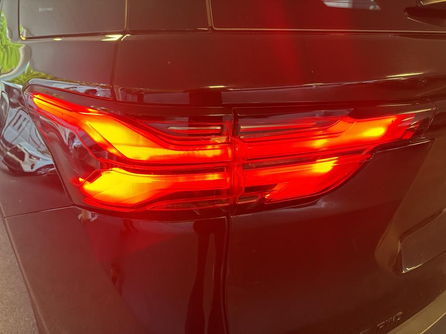 2023 Chevrolet Traverse AWD 4dr LT Leather photo