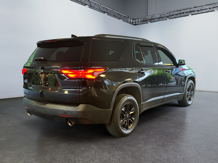 2023 Chevrolet Traverse AWD 4dr LT Leather photo