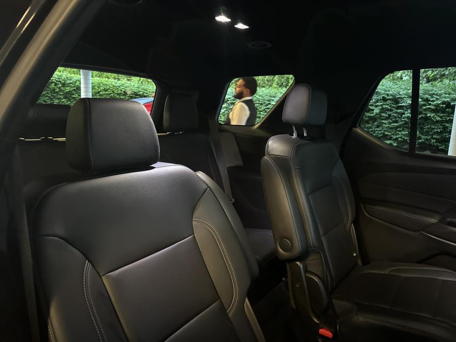 2023 Chevrolet Traverse AWD 4dr LT Leather photo
