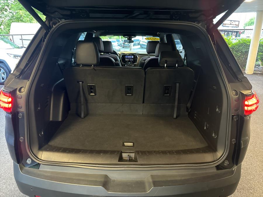 2023 Chevrolet Traverse AWD 4dr LT Leather photo