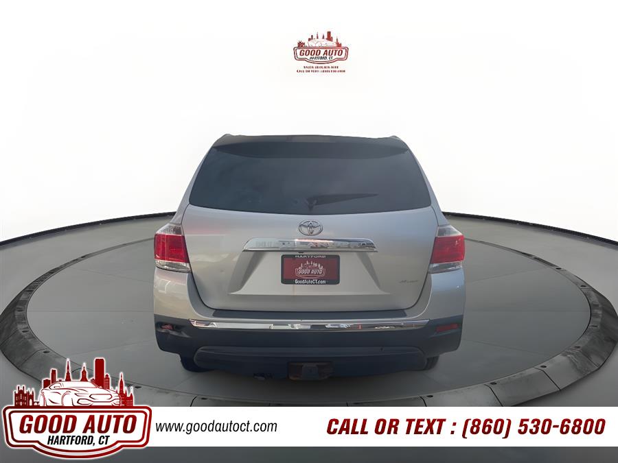 2011 Toyota Highlander photo