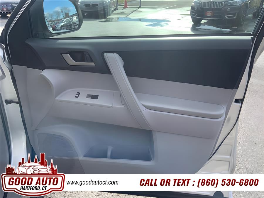 2011 Toyota Highlander photo