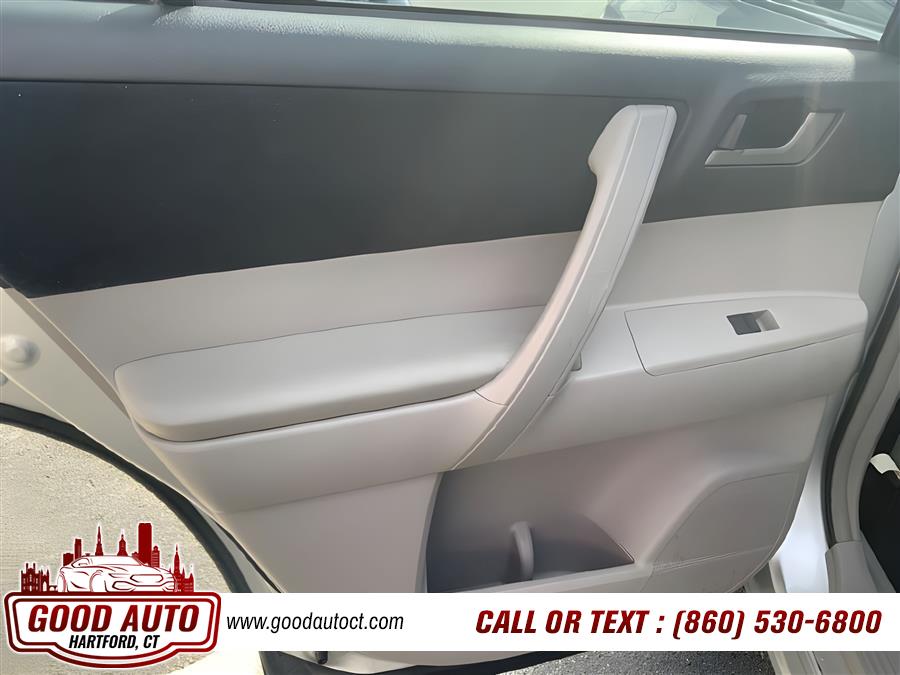 2011 Toyota Highlander photo